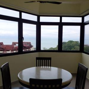 Batu Ferringhi Luxury Seaview Suite - 3Br