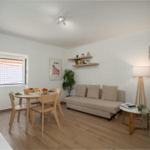 Sunset Apartment, Town Centre