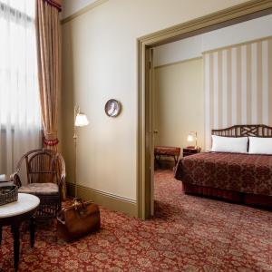 Hadley's Orient Hotel
