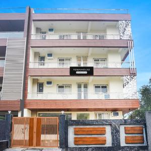 Super Townhouse Sector 121 Noida