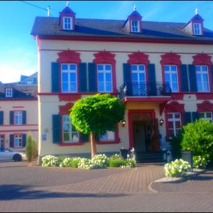 Romantik Hotel Villa Sayn