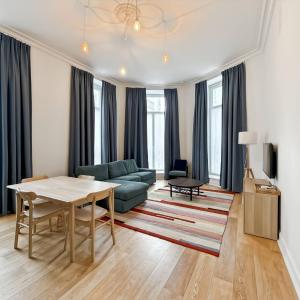 self check in Ixelles Apartment Retreat in the Heart of Brussels