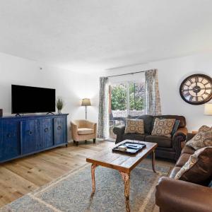Rustic Retreat - Your Own Private Retreat in the Heart of Branson