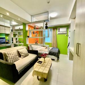 Mplace staycation in south triangle Quezon city