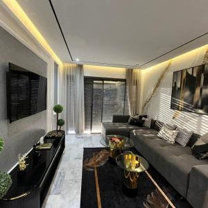 Modern Cozy Ghandi District