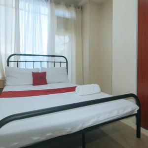 RedDoorz at Yssa Ademar near Robinsons Jaro