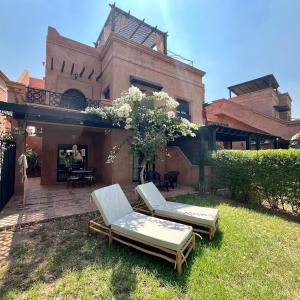 Garden Villa-Style Retreat with Patio, BBQ & Pools