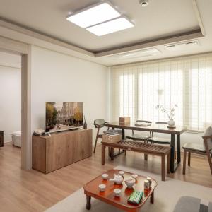 #ddingsang stay#띵상스테이#신축#3Room 4Bed#Max 6P#풀옵션#무료주차#공항픽업#한방족욕#웰컴드링크#명동#서울역#동대문#Fully furnished apartment#Welcome Drink#Airport Pickup#Free Parking#Korean Foot bath