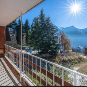 BEL APPARTEMENT MONTAGNE AVEC VUE