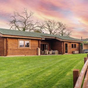 Hunters Lodge