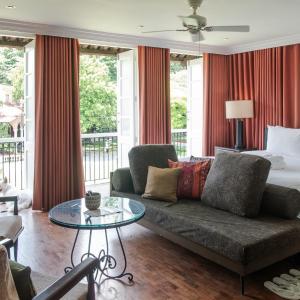 MiraNamin Nest BANABA - Garden View Suite in Historic Home - Bathtub, Luxury Indoor Plunge Pool, Guest Kitchen, Self-Service Breakfast, Rooftop, Pet-Friendly