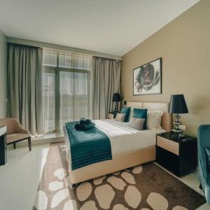 Modern Studio Escape - Pool, Gym & Relaxation