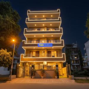 FabHotel Muktinath Near Medanta- The Medicity Hospital, Gurugram