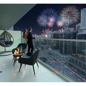 Luxury 1-Bedroom Apartment with Pool, Gym & Balcony in Business Bay