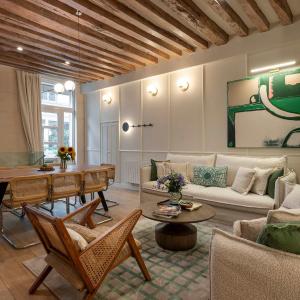 Paris Historic Center Marais up to 7 people & AC