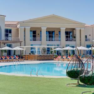Millennium Lakeview Hotel