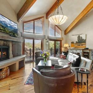 Deer Valley Peak Retreat - 4 bedroom, 4 bath