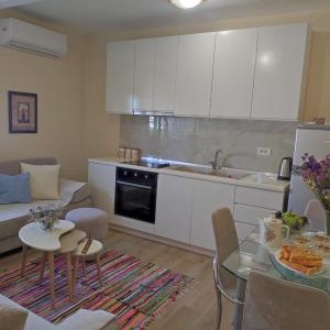 Quiet, Cozy, Luminous Apartment