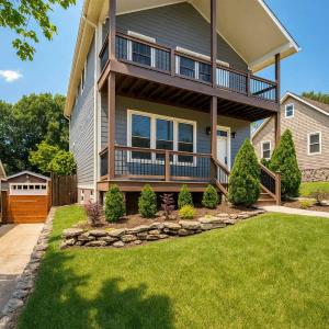 Large East Nashville Home with Game Room sleeps 12