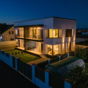 KOA - Nest