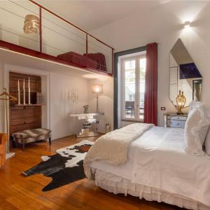 San Teodoro Apartment with Private Terrace Chiaia