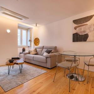 Condessa I by Innkeeper