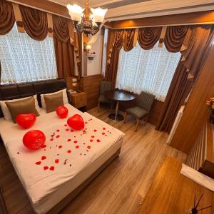 GROSS HOTEL