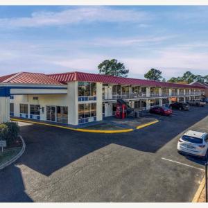 Family Inns of America - Mobile