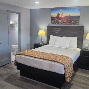 Travelers Inn