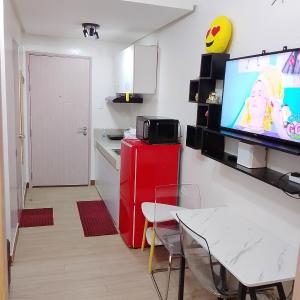 Comfy 1 Bedroom with Netflix & Free Wifi - Trees Residences Condominium