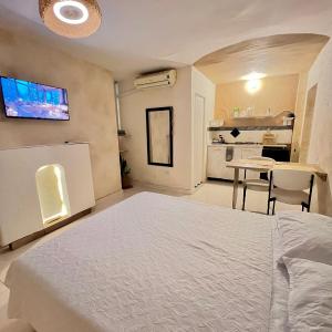 Tranquillity, Style and Location at Monet Loft