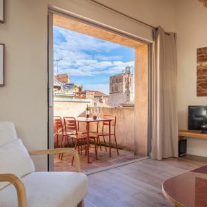 Historic center, air conditioning, terrace, rooftop views