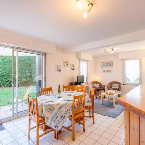 Appartement à Carnac: 3 pièces, 6 pers, 45m², Wifi, proche plages, terrasse, garage - FR-1-477-70
