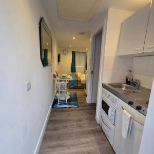 The Cosy Pod Studio - Short Stay in Salford