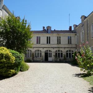 Le Gîte Du Parc avec parking vieux port et plage au calme