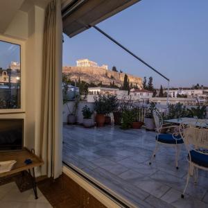 Wake Up to the Acropolis in a Hidden Gem