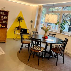 THE GREEN CHAIR Osterstraße - 65qm industrial apartment with balcony for 4-6