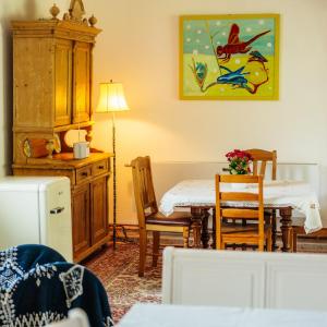 Ferienhaus- Gruppenunterkunft mit Festsaal, Frühstück, Halbpension extra buchbar