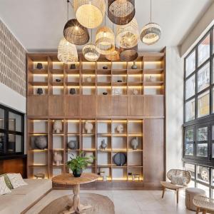 Anise Aluma Athens, Tapestry Collection by Hilton