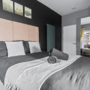 Glorious 2 - bed Flat with Free Parking