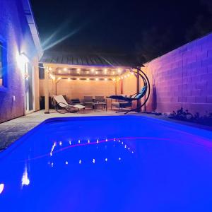 Family Friendly Contemporary House with Pool