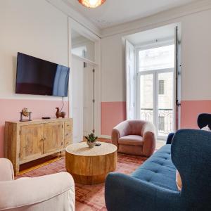 Beautiful 2BR high ceiling/50m from TimeOut market