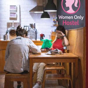 Buba House - Women Only Hostel