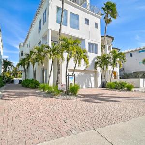 439 Beach Rd