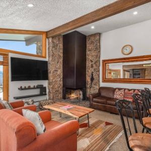 Shadowbrook 303