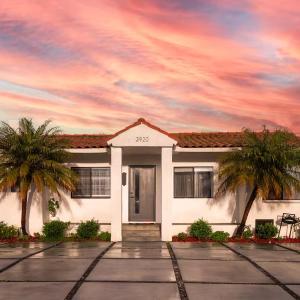Luxury Oasis in Culver City! Free parking and Jacuzzi