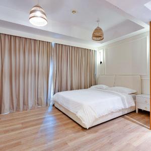 Creative Homes I Modern Studio I Boulevard View