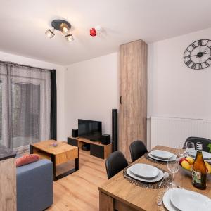 ApartWro 3th - apartament przy dworcu głównym PKP, balkon, garaż, rowery