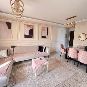 Property Sisters, Elite apartment, B11