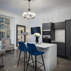 Deluxe 2BR Apartment By The Castle